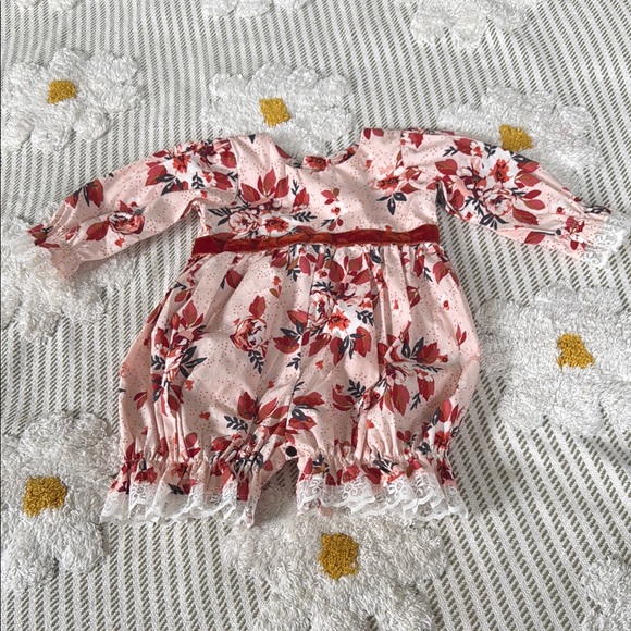 Haute Baby
Girl's Autumn Love Bubble Romper, Size Newborn-12M - Picture 2 of 12